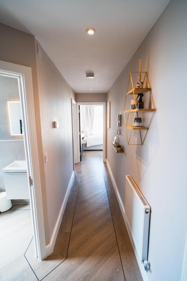 Beautiful Two Bedroom Harbour Side Apartment Poole Bagian luar foto